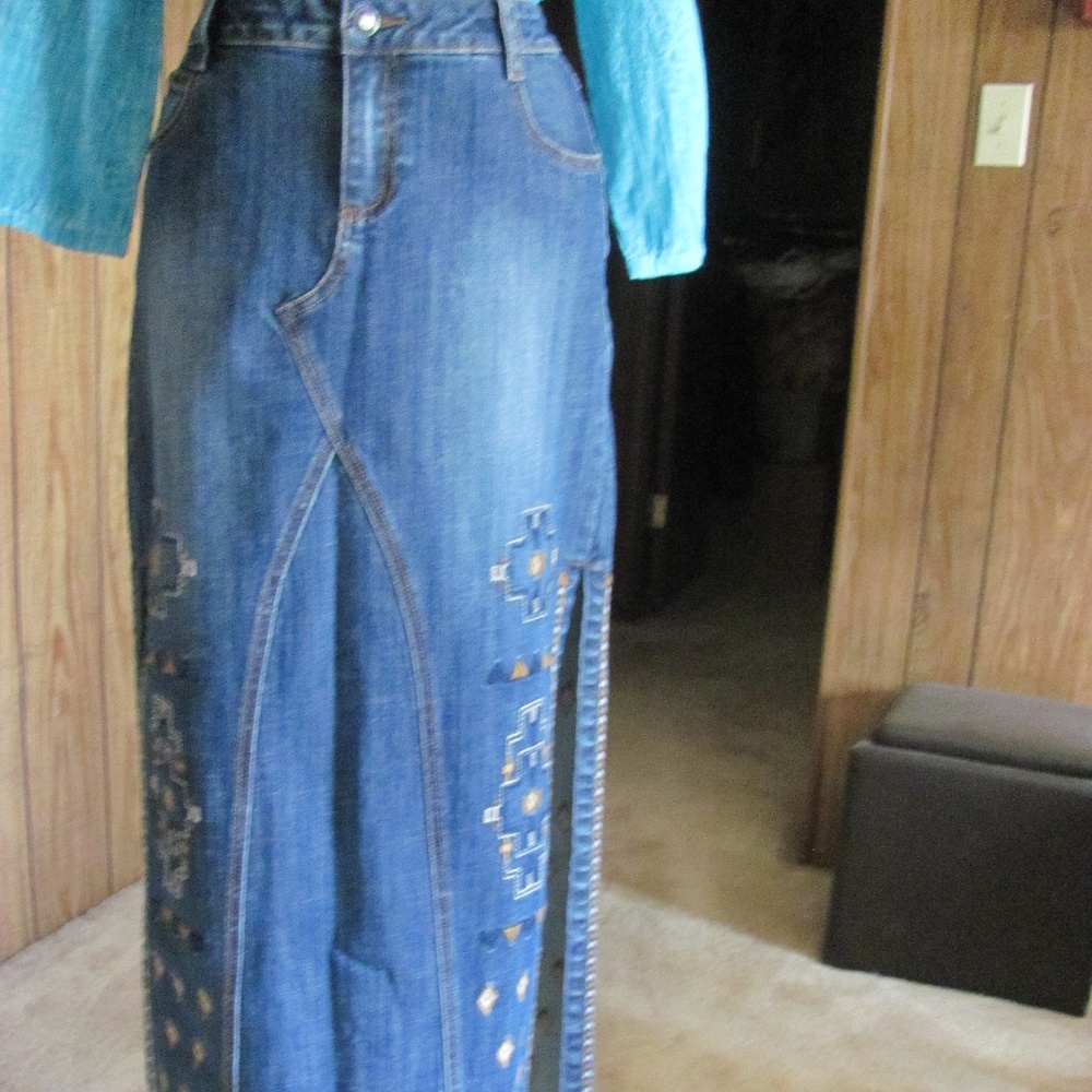 STETSON LADIES DENIM/EMBROIDERED MAXI SKIRT BRAND